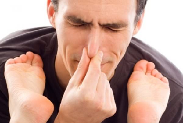 How to get rid of foot odor naturally