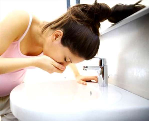 How to Deal With Vomiting During Pregnancy