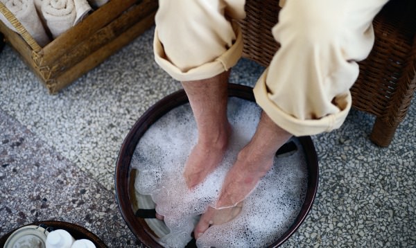 how to get rid of foot odor naturally
