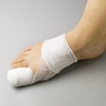 how to heal a broken toe