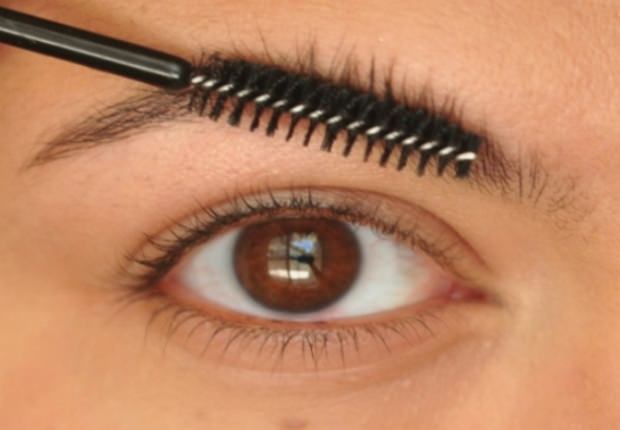 How to Make Your Eyebrows Grow with Vaseline