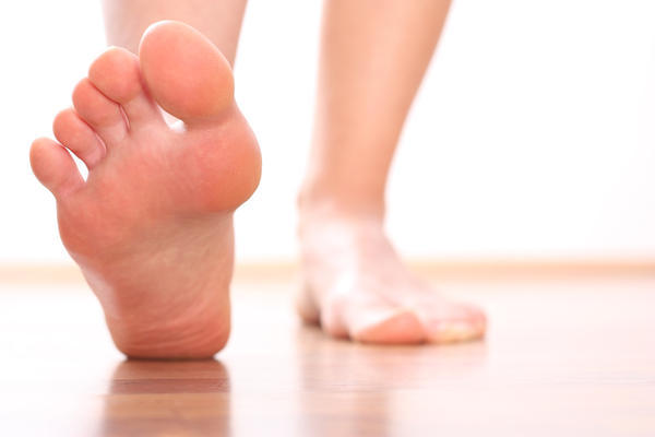 how to get rid of a wart at the bottom of foot