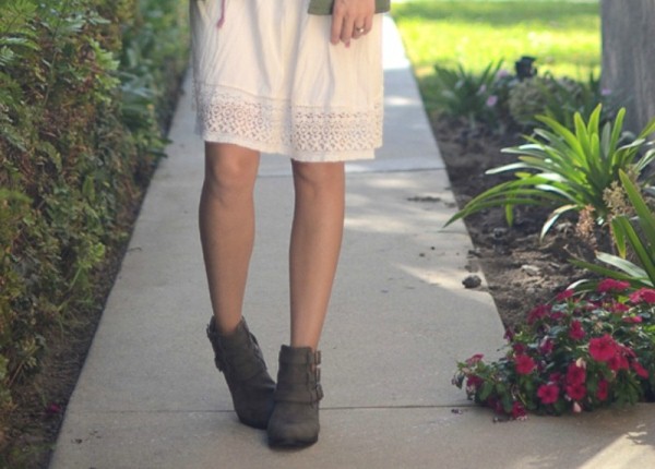 wear ankle boots with rollen hem