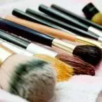 clean make up brushes